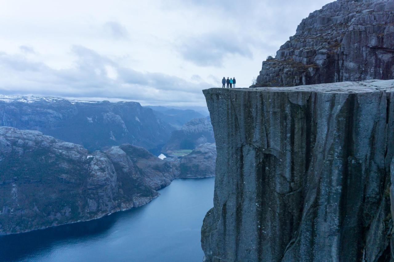 Preikestolen Basecamp Hotell *