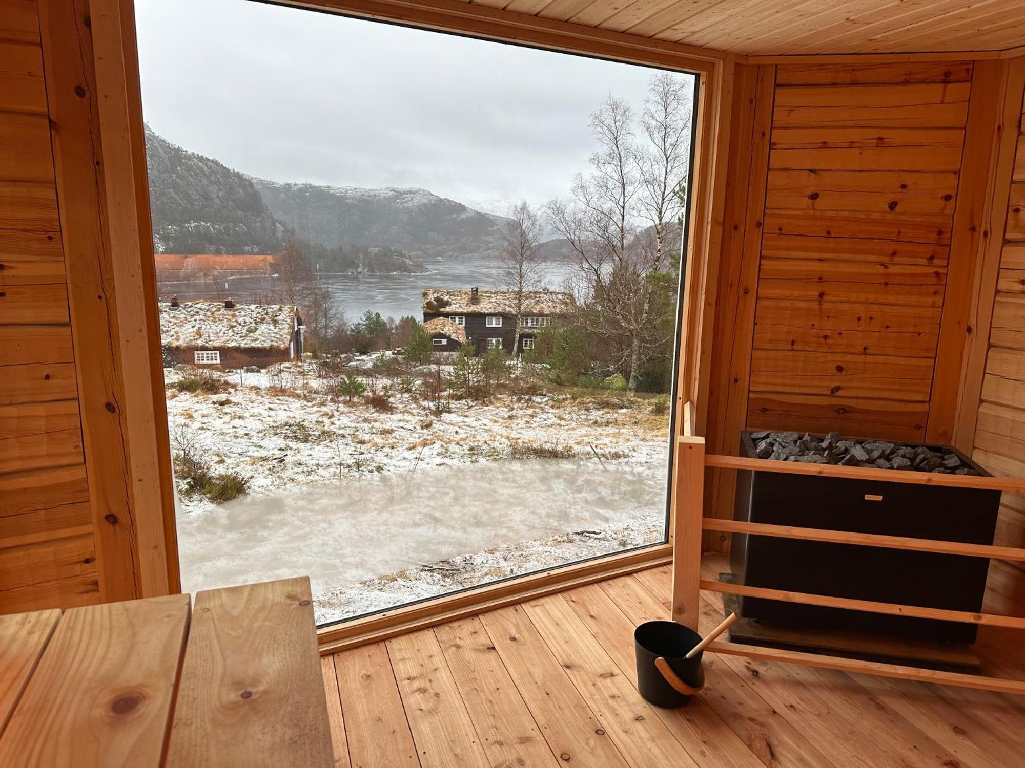 Preikestolen Basecamp Jørpeland