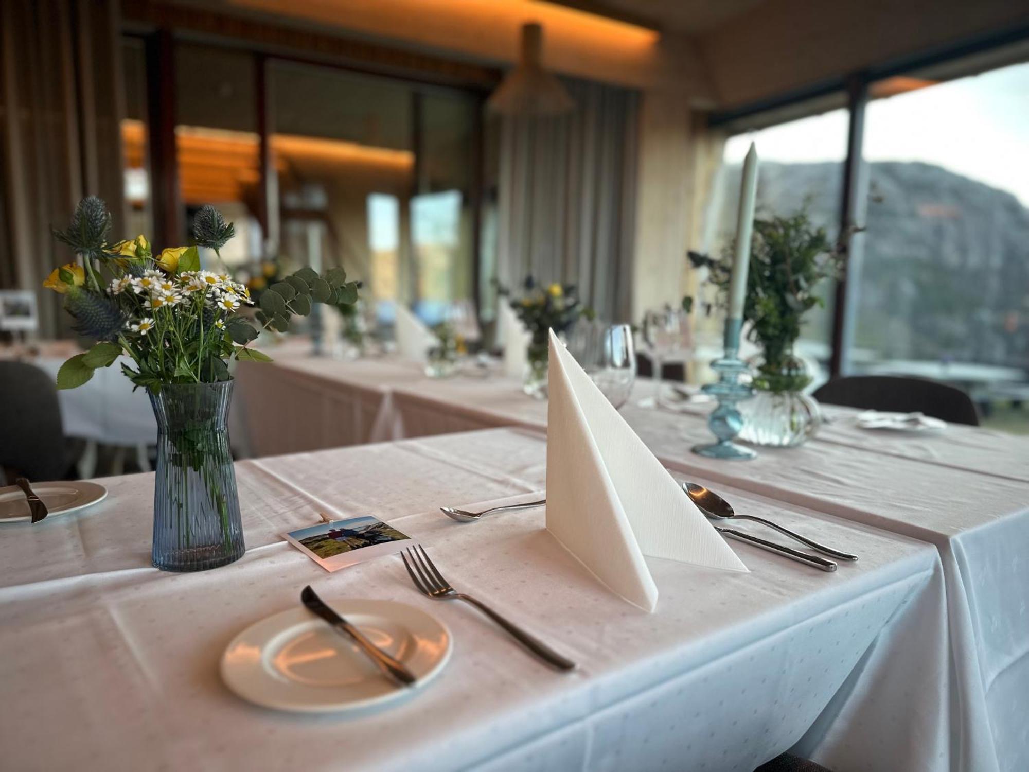 Preikestolen & Basecamp Hotel