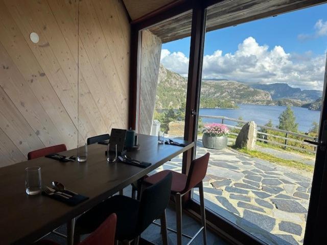 Preikestolen & Basecamp Hotel Jorpeland