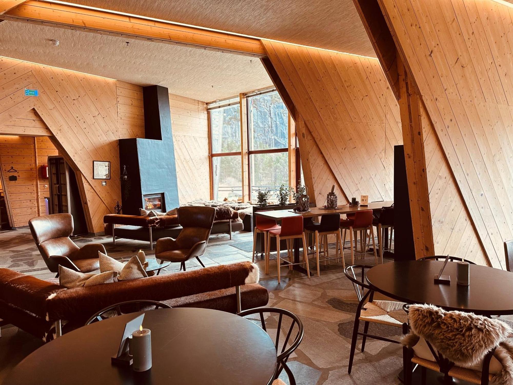 Preikestolen & Basecamp Hotel Jorpeland