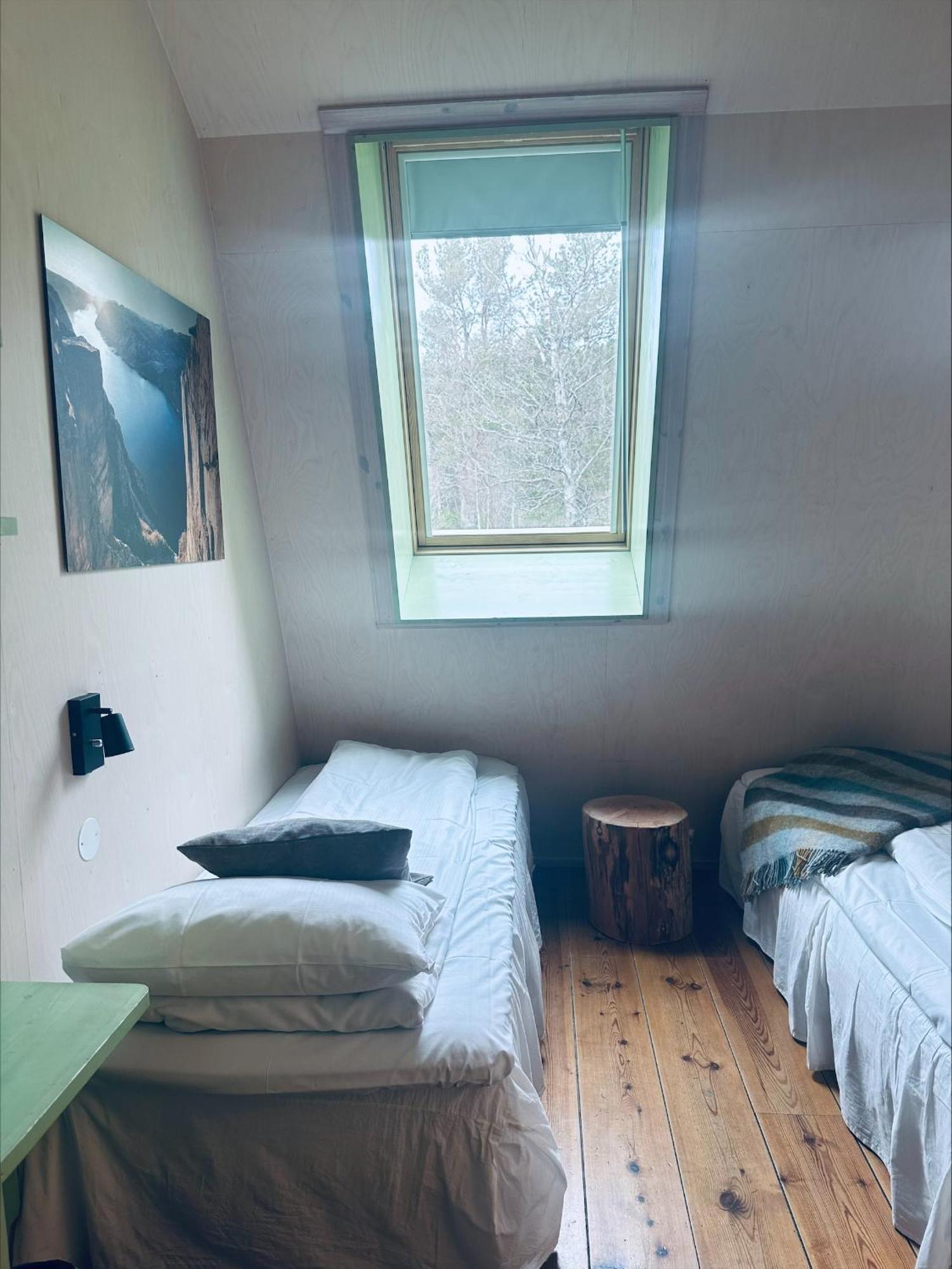 Preikestolen Basecamp Hotell *